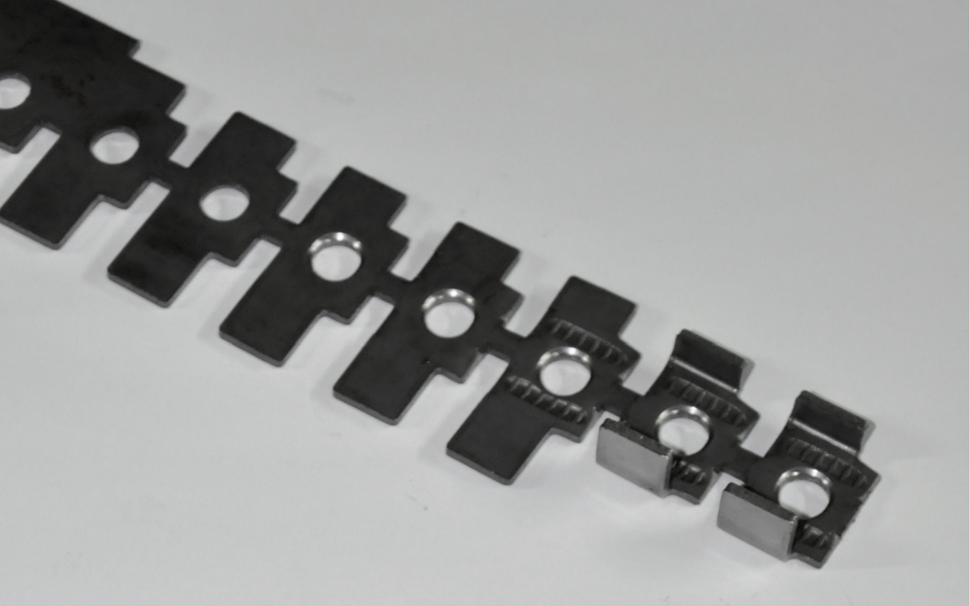 LISOVÁNÍ z plechu za studena